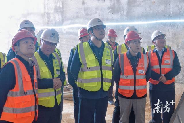 水利工程主要负责法人带队开展安全检查。